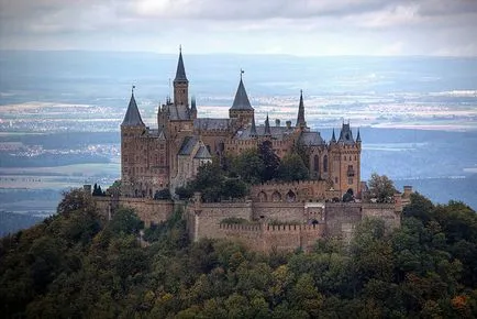 Хоенцолерн - Castle в облаците