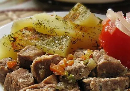Carne de vită cu cartofi în multivarka - Cum de a găti o carne de vită delicios