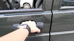 Как мога да отворя Niva Chevrolet посоки без ключ видео
