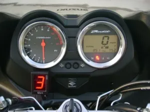 Cum să schimbi treptele de viteză pe un indicator de viteze motocicleta kvikshifter pentru a ajuta