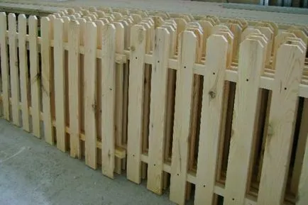 Cum de a construi un gard din lemn cu pas mâinile lor cu instrucțiuni pas cu fotografii, clipuri video, desene,