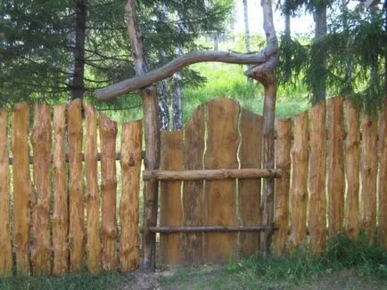 Cum de a construi un gard din lemn cu pas mâinile lor cu instrucțiuni pas cu fotografii, clipuri video, desene,