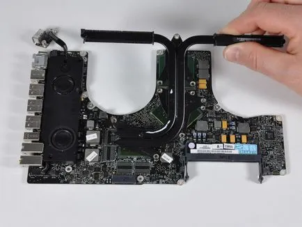 Как да разглобявате лаптоп Apple MacBook Pro 17 - Unibody - blogofolio Romana Paulova