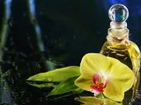 Cum de a face un parfum floral-fructat, cu mâinile lor