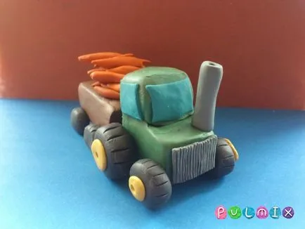Cum de a sculpta un tractor cu o remorcă de plastilină
