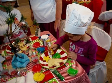 Hogyan díszíteni a szilveszteri asztalra