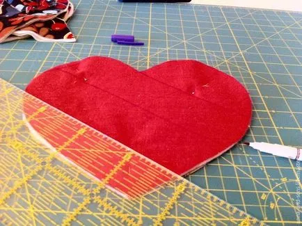 Как да шият восъчна във формата на сърце