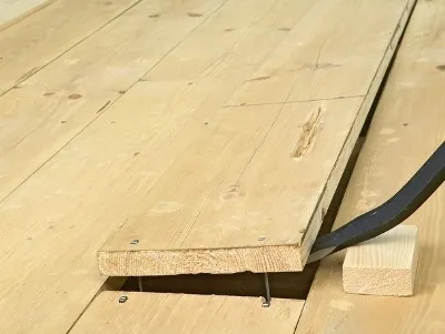 Major javítása emeleten egy ház fából készült gerendák