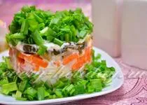 Burgonya saláta uborka és a hering recept egy fotó