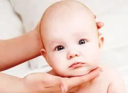 Тортиколис в едно дете на 3 месеца - Симптоми