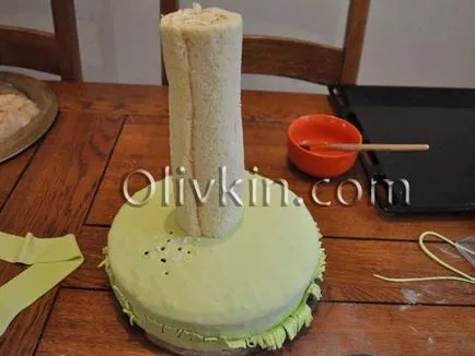 Rapunzel tort decorat cu mastic