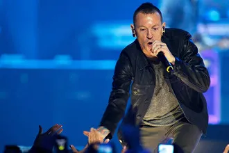 На 42-та година от живота почина вокалистът Честър Бенингтън Linkin Park