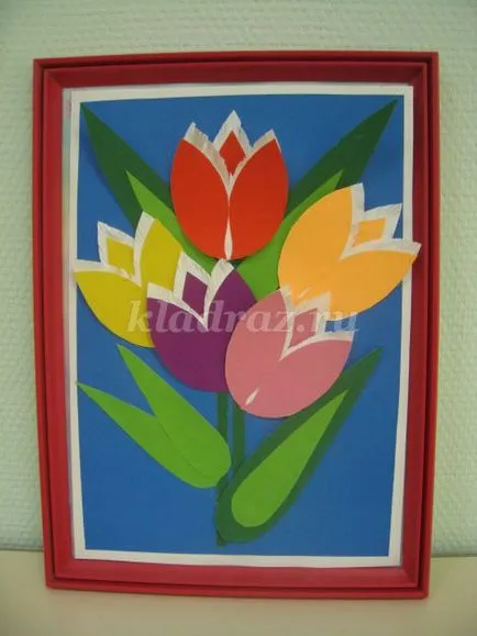 Kártya anya a kezüket „csokor tulipán” az óvodában