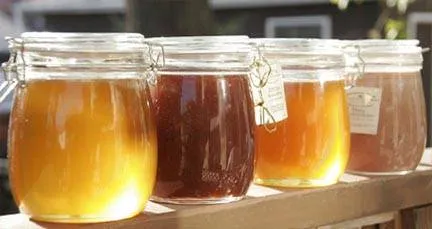 Пчелен восък - полезни свойства и приложения на рецепти
