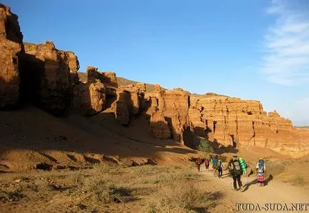 Kirándulás Charyn Canyon és völgyi kastélyok