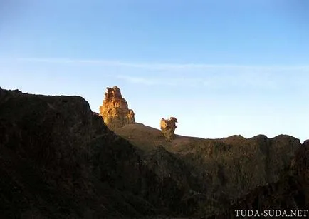 Kirándulás Charyn Canyon és völgyi kastélyok