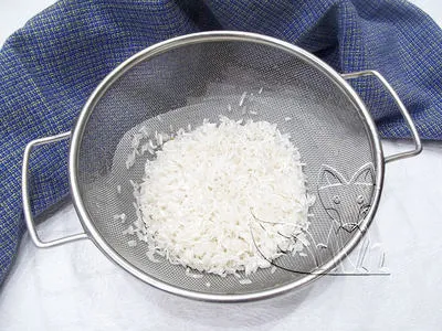 Rice hússal egy serpenyőben - főzés pilaf