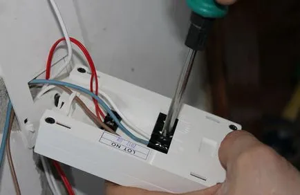 Setarea de instalare de încălzire prin pardoseală termostat, setarea de control, modul de instalare și de eliminare, și fotografii