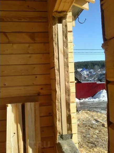 Szerelése műanyag PVC ablak egy fából készült ház, és obsada okosyachka