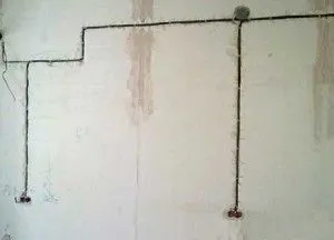 pereți și plafoane Shtroblenie pentru cabluri