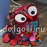 Owl дърво във формата на статуетки с коледен базар