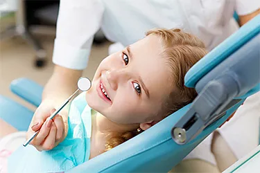 Стоматология в Kolpino - зъболекарски услуги в клиниката щастлив вдлъбнатина