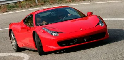 Test-meghajtó szuperautó Ferrari 458 Italia és es Lamborghini Gallardo LP560-4