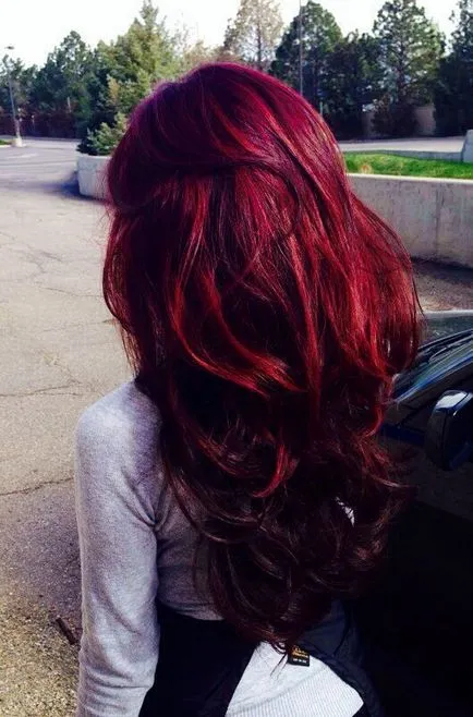 Тъмно червена коса, коса прясно