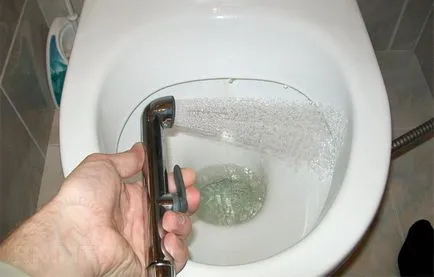 Telepítés süllyesztett higiénikus zuhanyzó saját kezűleg