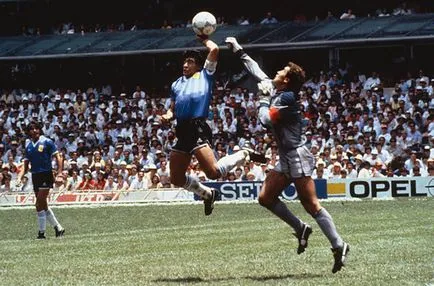 Marele jucător de fotbal Maradona și antrenor - știri în imagini