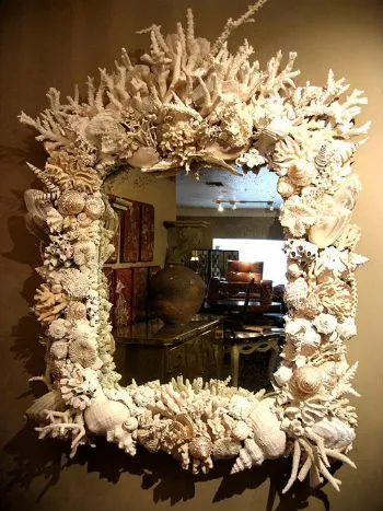 Mirror Mirror cu cochilii sau într-o temă nautică