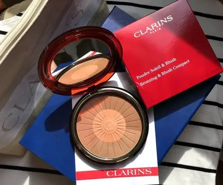 Bronzer din colecția de vară 2016 Clarinsși Poudre soleil - fard de obraz