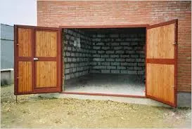 Дървени гаражни врати с ръцете си