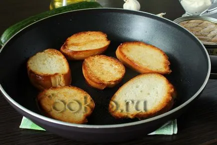 Крутони и краставици с цаца - стъпка по стъпка рецепта със снимки закуски