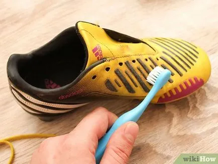 Как да се чисти футболни обувки