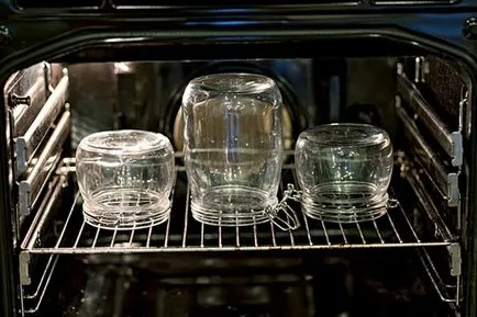 Hogyan sterilizálja üvegekbe üres otthon - videó otthoni
