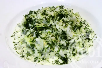 Как да готвя зеле салата с краставици и сметана - зелева салата 1,001 храна