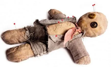 Hogyan működik egy voodoo babát hatása és következményei a szertartások