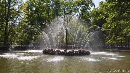 Függetlenül megy Peterhof, mit kell látni