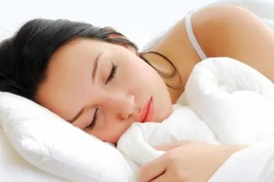 Как да спят в продължение на 4-5 часа на техниката за бързо движение на очите