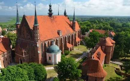În Polonia, pentru a ajunge la Malbork, cel mai mare castel din Europa