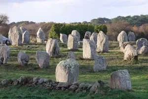 Pietrele Carnac - versiunea în limba franceză de la Stonehenge