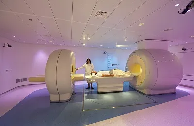 CT и MRI за рак на белия дроб прилича на тумор от картинката