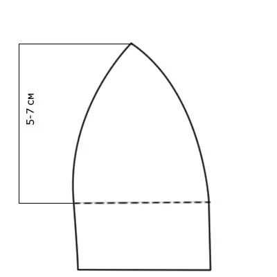 Hobbim - varrni farsangi jelmez macska a gyermek kezét