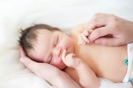 angorjarea sânilor la băieți și fete nou-născuți