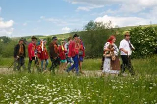 Aceasta fotografie nunta Hutule - bbc UCRAINA