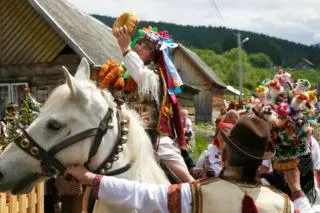 Aceasta fotografie nunta Hutule - bbc UCRAINA