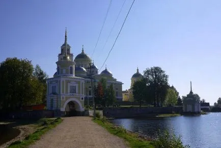 Nilo-Stolobensky istoria mănăstirii, altar, adresa