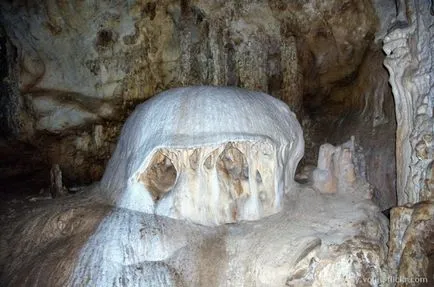 Chater-Dag Caves, Crimeea mii, Emine-Bair-hosar și marmură