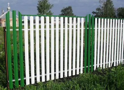 Őrjárat kerítés kezük felálló dekoratív kerítés